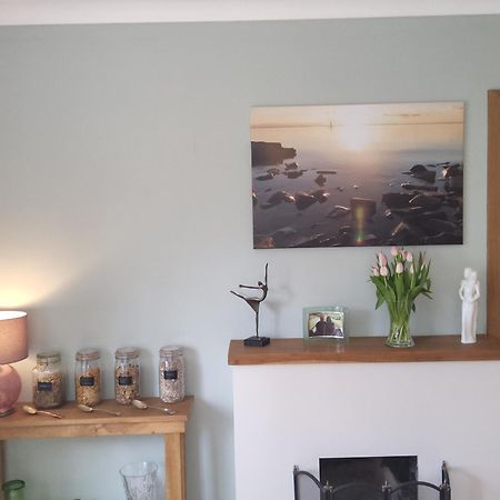 Ha'penny Acre Bed & Breakfast Sherfield English Bagian luar foto