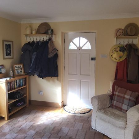 Ha'penny Acre Bed & Breakfast Sherfield English Bagian luar foto