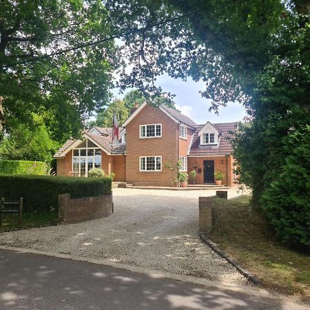 Ha'penny Acre Bed & Breakfast Sherfield English Bagian luar foto