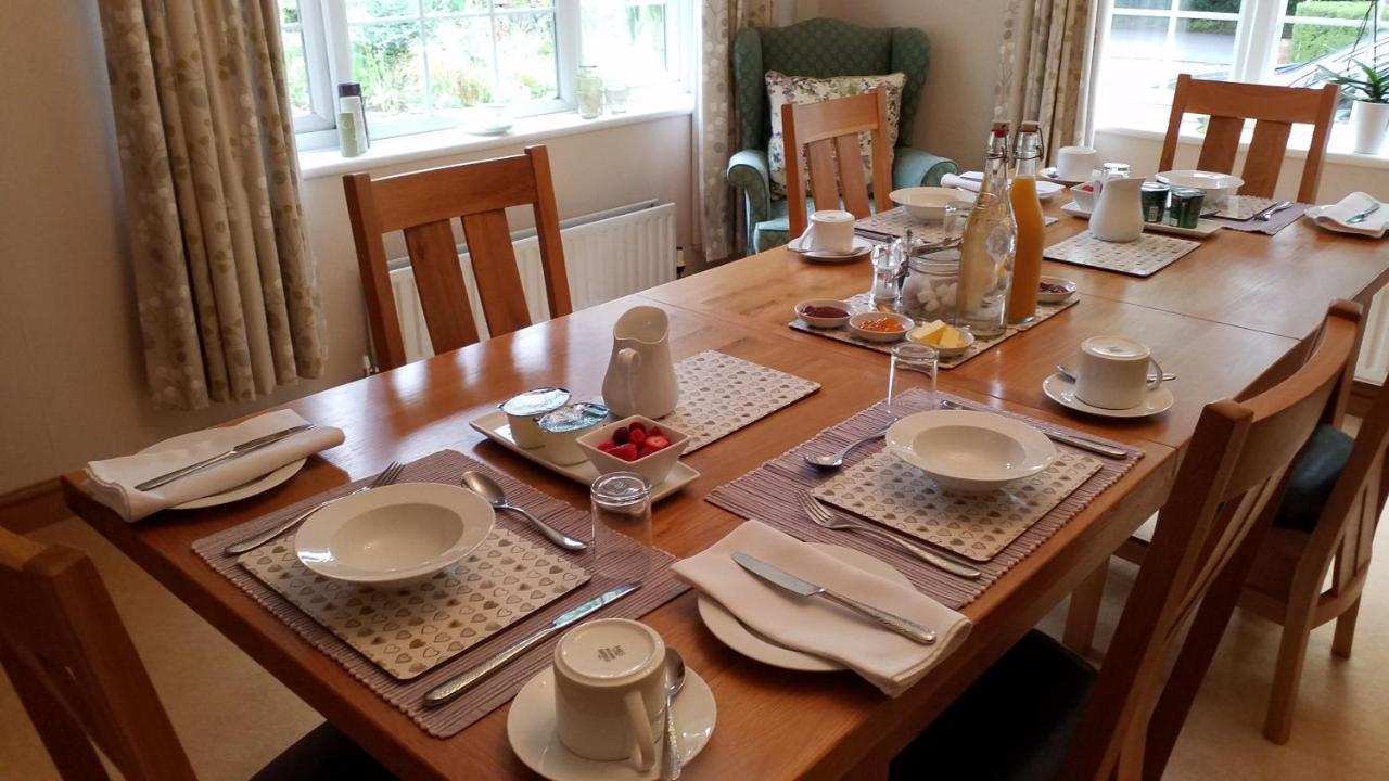 Ha'penny Acre Bed & Breakfast Sherfield English Bagian luar foto
