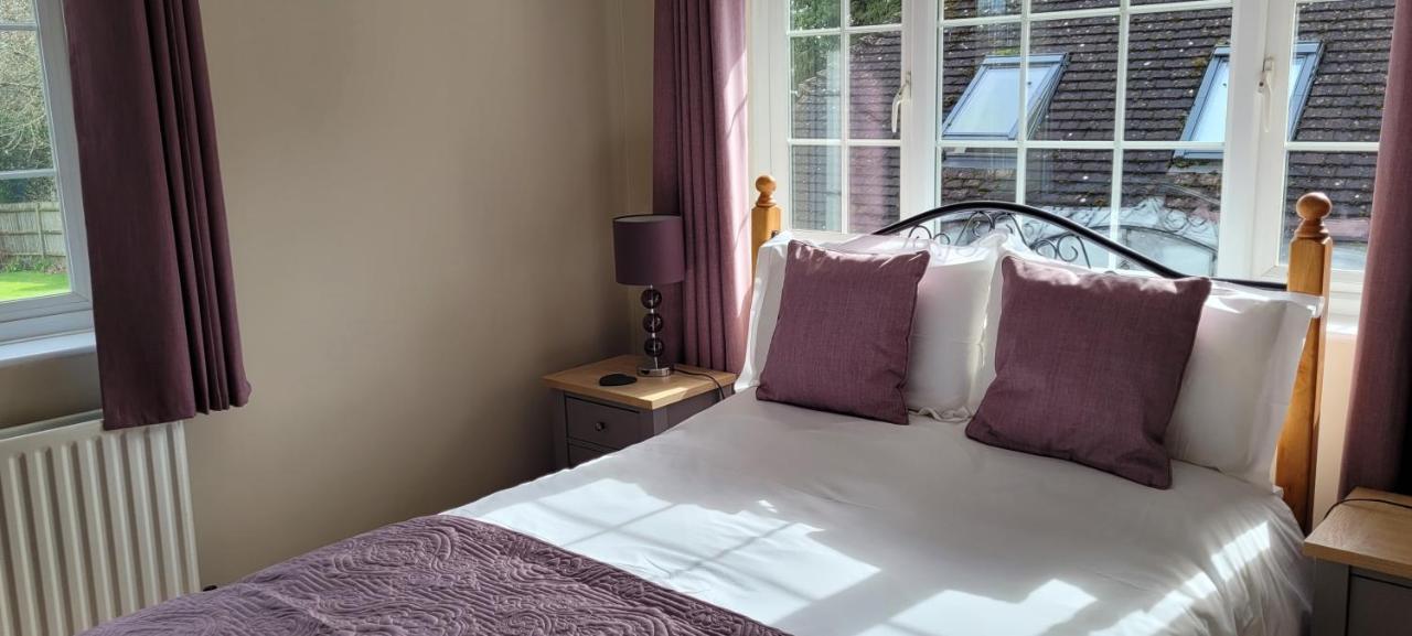 Ha'penny Acre Bed & Breakfast Sherfield English Bagian luar foto