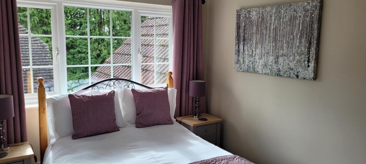 Ha'penny Acre Bed & Breakfast Sherfield English Bagian luar foto