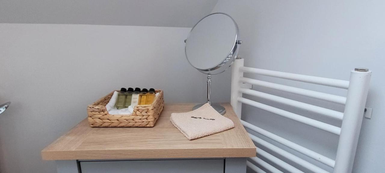 Ha'penny Acre Bed & Breakfast Sherfield English Bagian luar foto