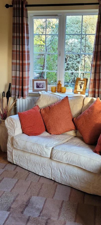 Ha'penny Acre Bed & Breakfast Sherfield English Bagian luar foto