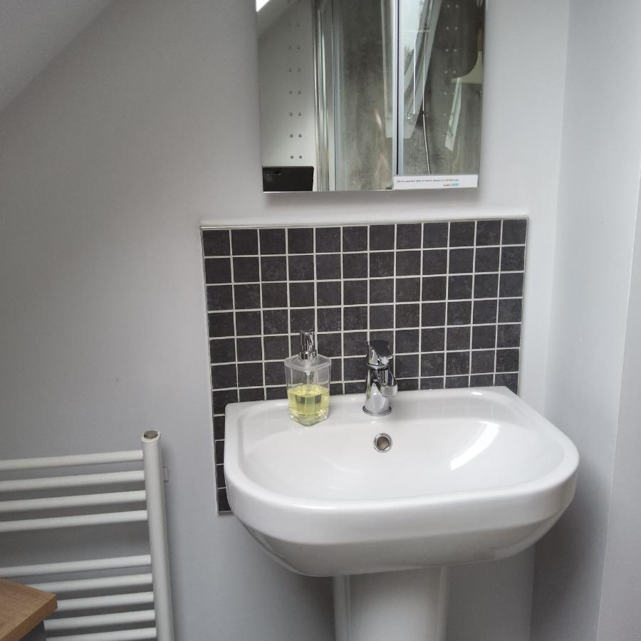 Ha'penny Acre Bed & Breakfast Sherfield English Bagian luar foto