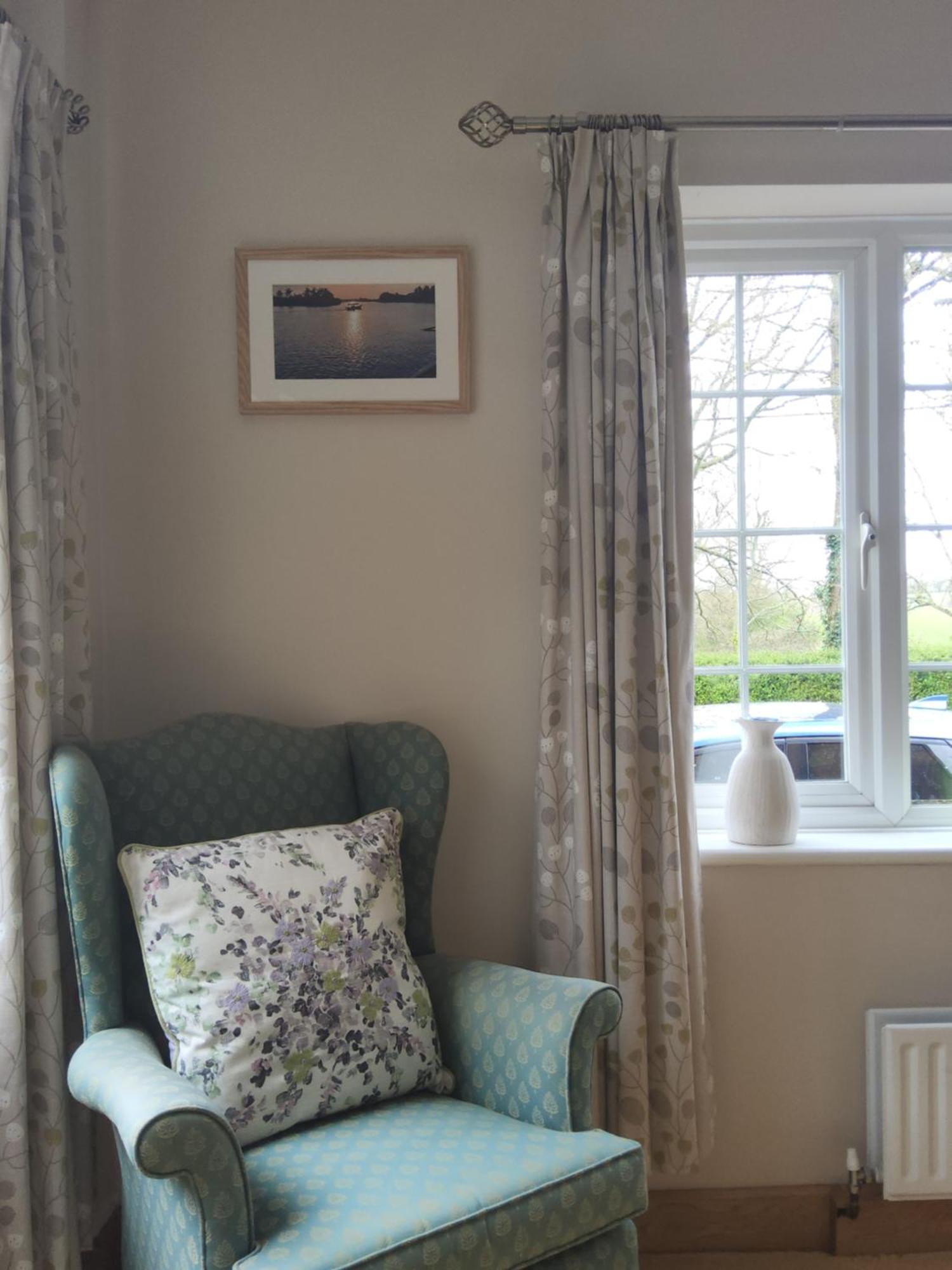Ha'penny Acre Bed & Breakfast Sherfield English Bagian luar foto