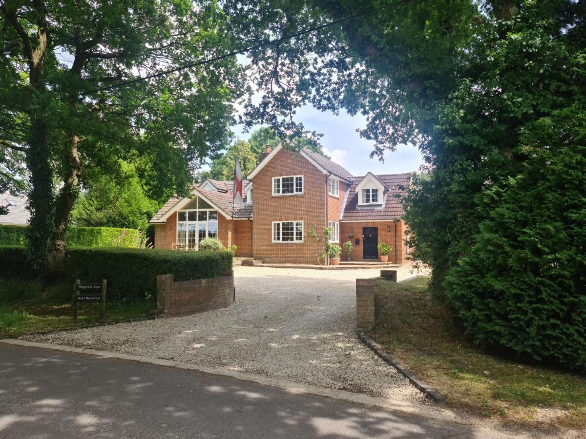 Ha'penny Acre Bed & Breakfast Sherfield English Bagian luar foto