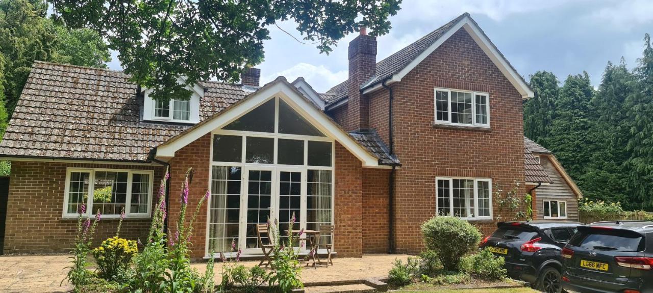 Ha'penny Acre Bed & Breakfast Sherfield English Bagian luar foto